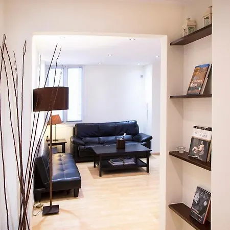 Location, 6 Ermou Street, Syntagma Square *