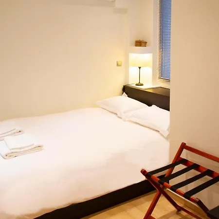 Location, 6 Ermou Street, Syntagma Square