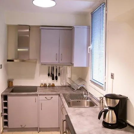 Location, 6 Ermou Street, Syntagma Square
